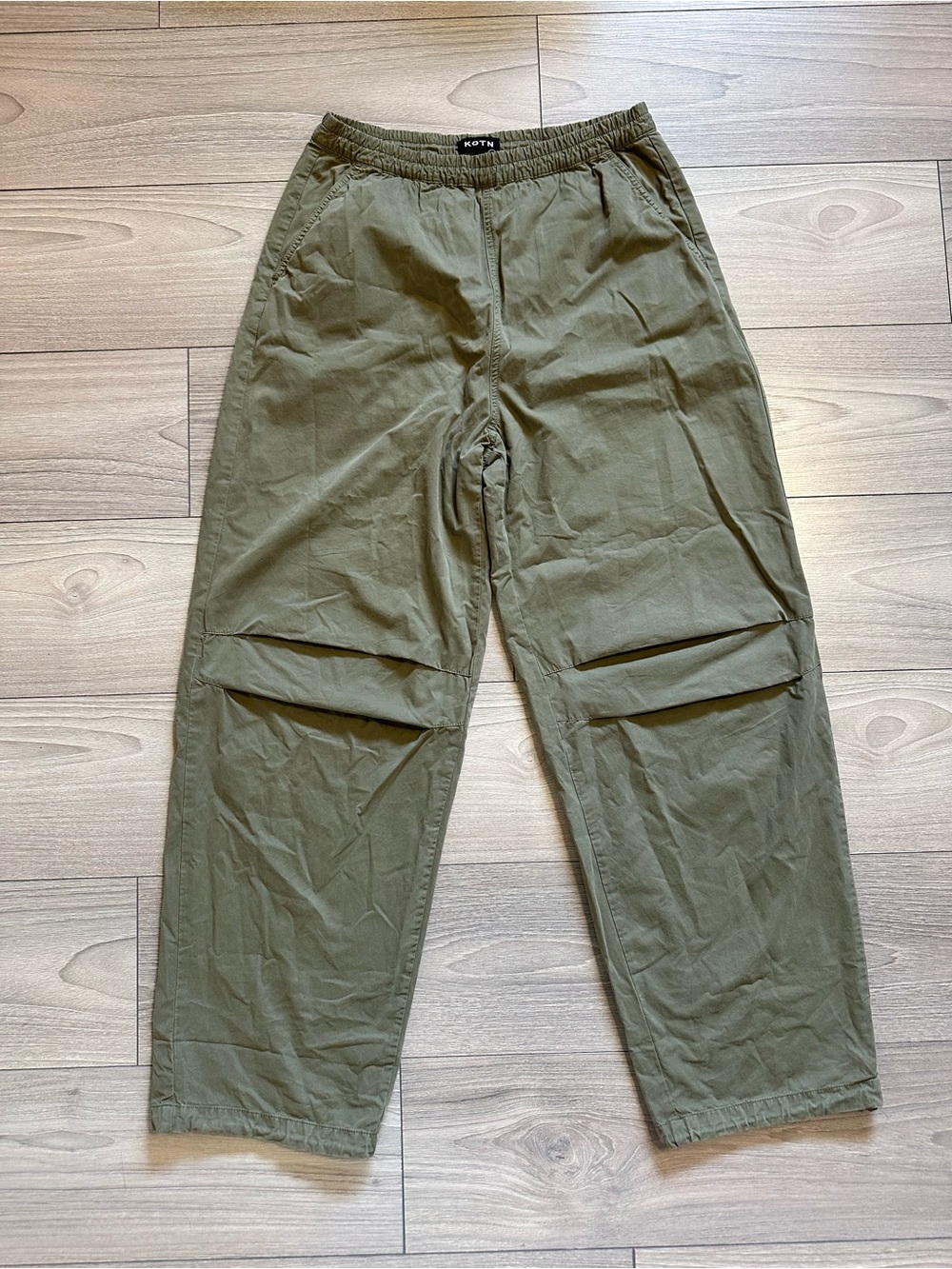 Kotn Women's Tefnut Pull-On Wide Leg Adjustable Cargo Pants Olive Green Small
